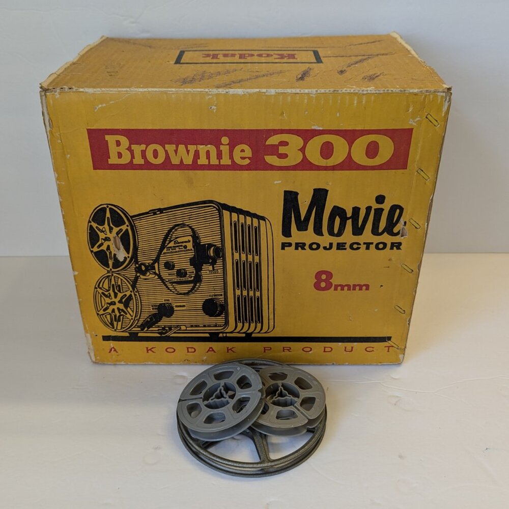 Vintage 1950's Kodak Brownie 300 Movie Projector F/1.6 Lens 8mm Model 1 - Picture 3 of 15